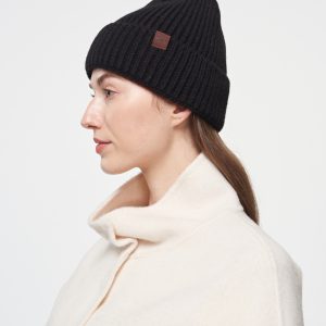 Black Ribbed Knit Hat