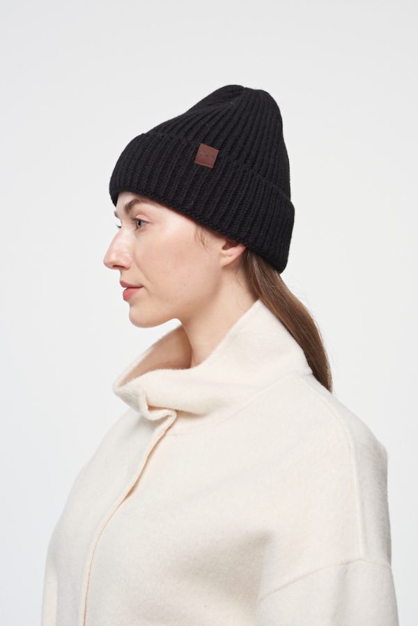 Black Ribbed Knit Hat